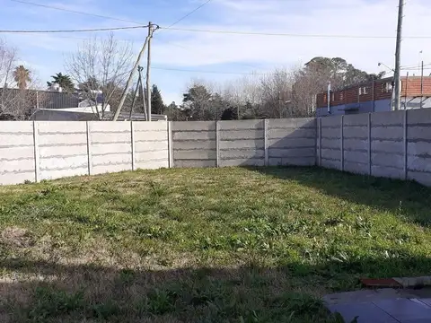 Casa a terminar con quincho  - Villa Parque Sicardi