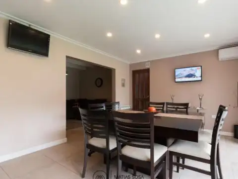 Casa 5 ambientes con 3 baños
