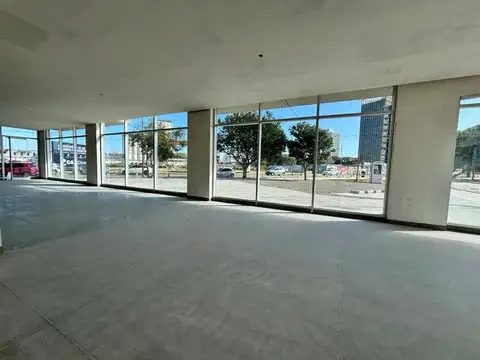 Local en Alquiler en Zona Puerto, $ 7.000.000