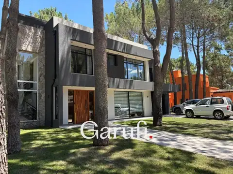 Casa en Venta en Pinamar, USD 1.000.000