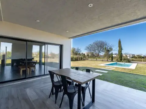 Casa en Alquiler de 4 dormitorios