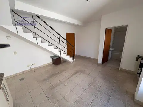 Depto Tipo Casa en Alquiler de 1 dormitorio