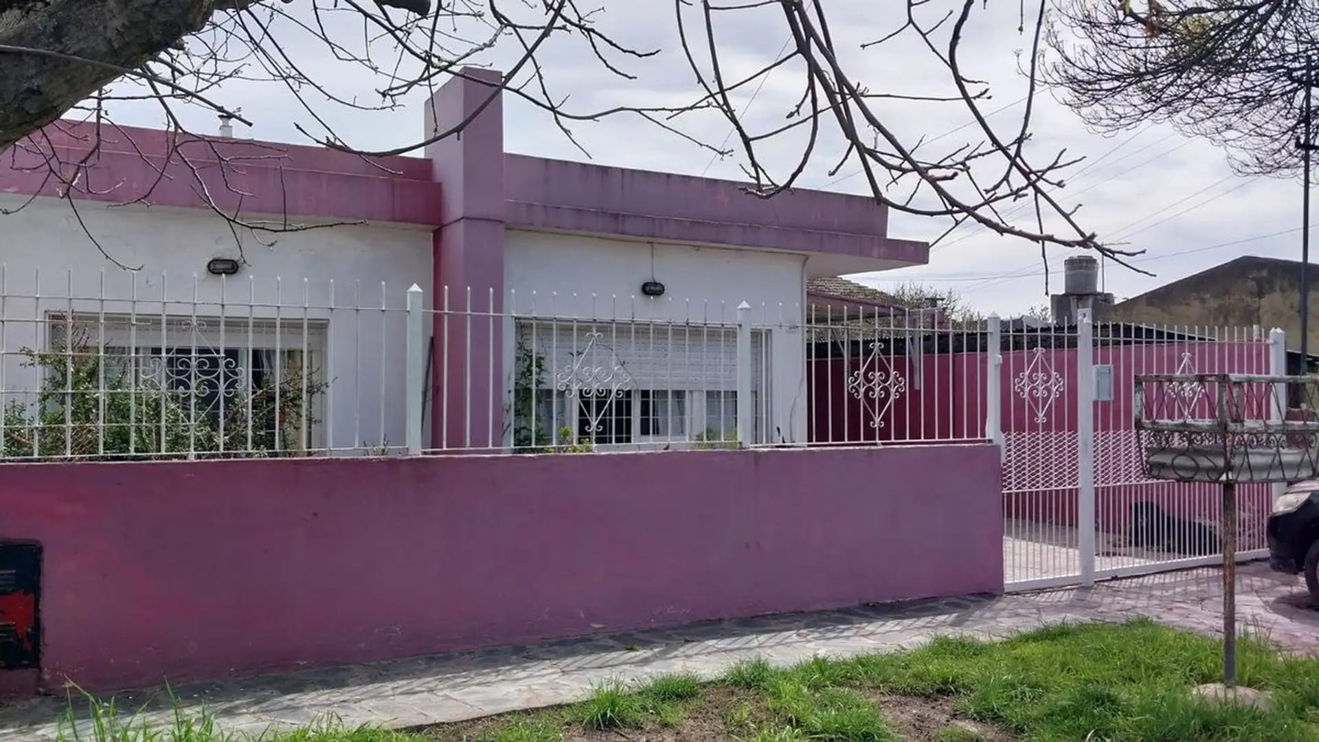 VENTA CASA 6 AMBIENTES PARQUE BARRIO JORGE NEWBERY