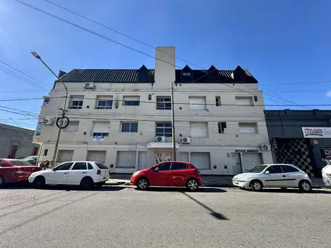 Departamento en Venta de 2 ambientes. A 1 cuadra de Av. Rocca. Pleno Centro Campana