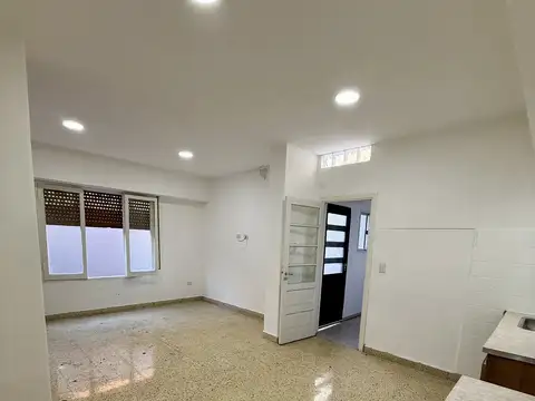 DPTO DE 3 AMBIENTES GRANDES CON PATIO