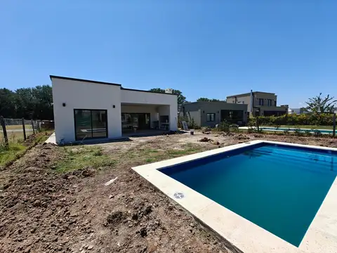 Casa 5 ambientes con 3 baños