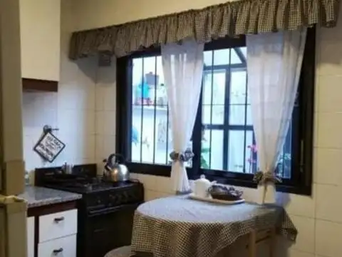 Depto Tipo Casa en Venta de 4 dormitorios
