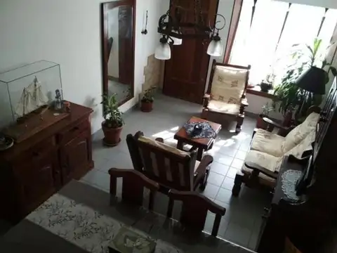 Depto Tipo Casa en Venta de 5 ambientes