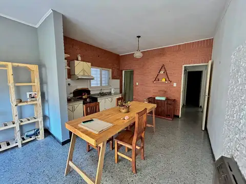 San Lorenzo 5300, 3 dormitorios, patio con parrillero, PB.