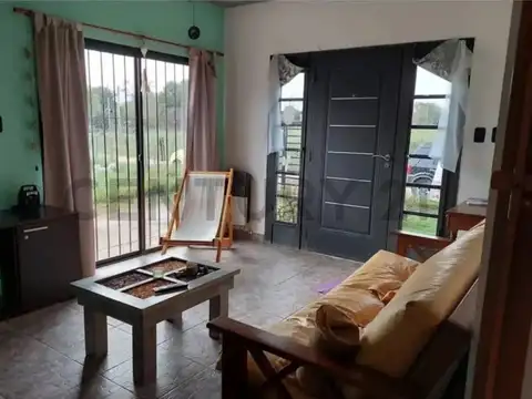 Casa 7 ambientes con 2 baños