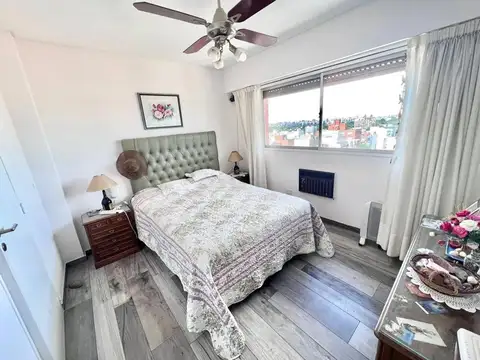 Amplio departamento cinco ambientes reciclado a nuevo