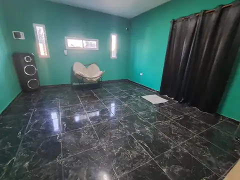 Casa 3 ambientes con 2 baños