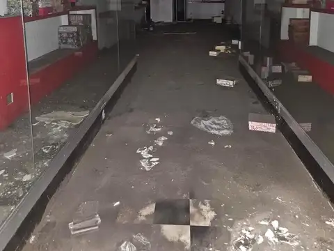 Local en Venta en Flores, USD 490.000