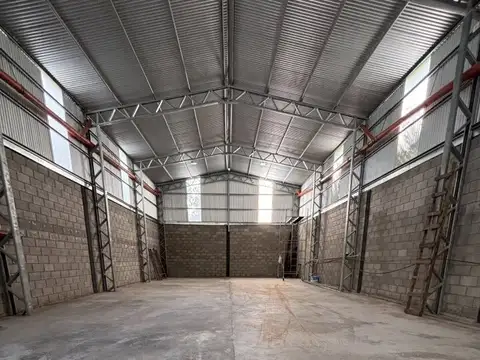 Alquiler  - Galpon  288 m2 a estrena con comedor, oficinas y baños