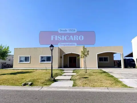 VENTA  Casa 4 ambtes c/piscina - AREA 12