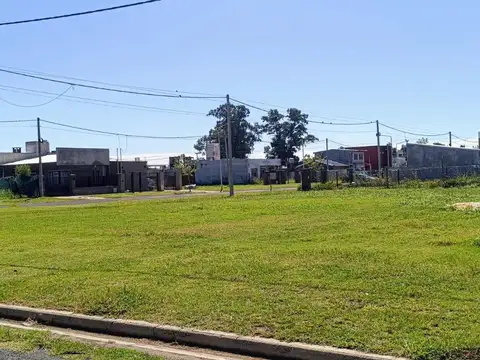 Terreno en venta en EcoPueblo II Avellanos 2350, Alvear - 268 mts2
