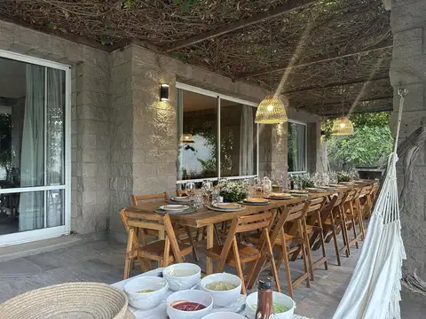 Casa en Venta con 2 cocheras