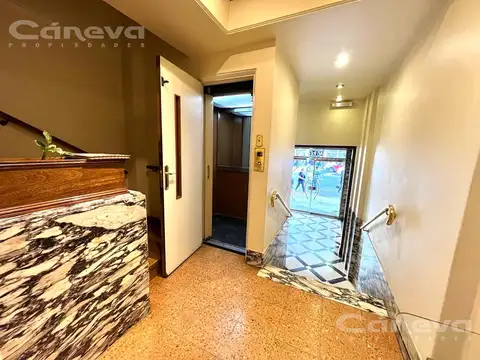 Departamento 3 dormitorios   dependencia de servicio. 2 baños. Piso completo