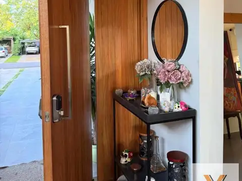 Casa en Venta con 4 cocheras