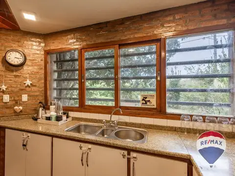 Casa 5 ambientes con 2 baños