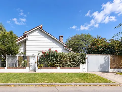 Casa en Venta de 4 Ambientes en Villa Adelina con Patio, Terraza y Cochera