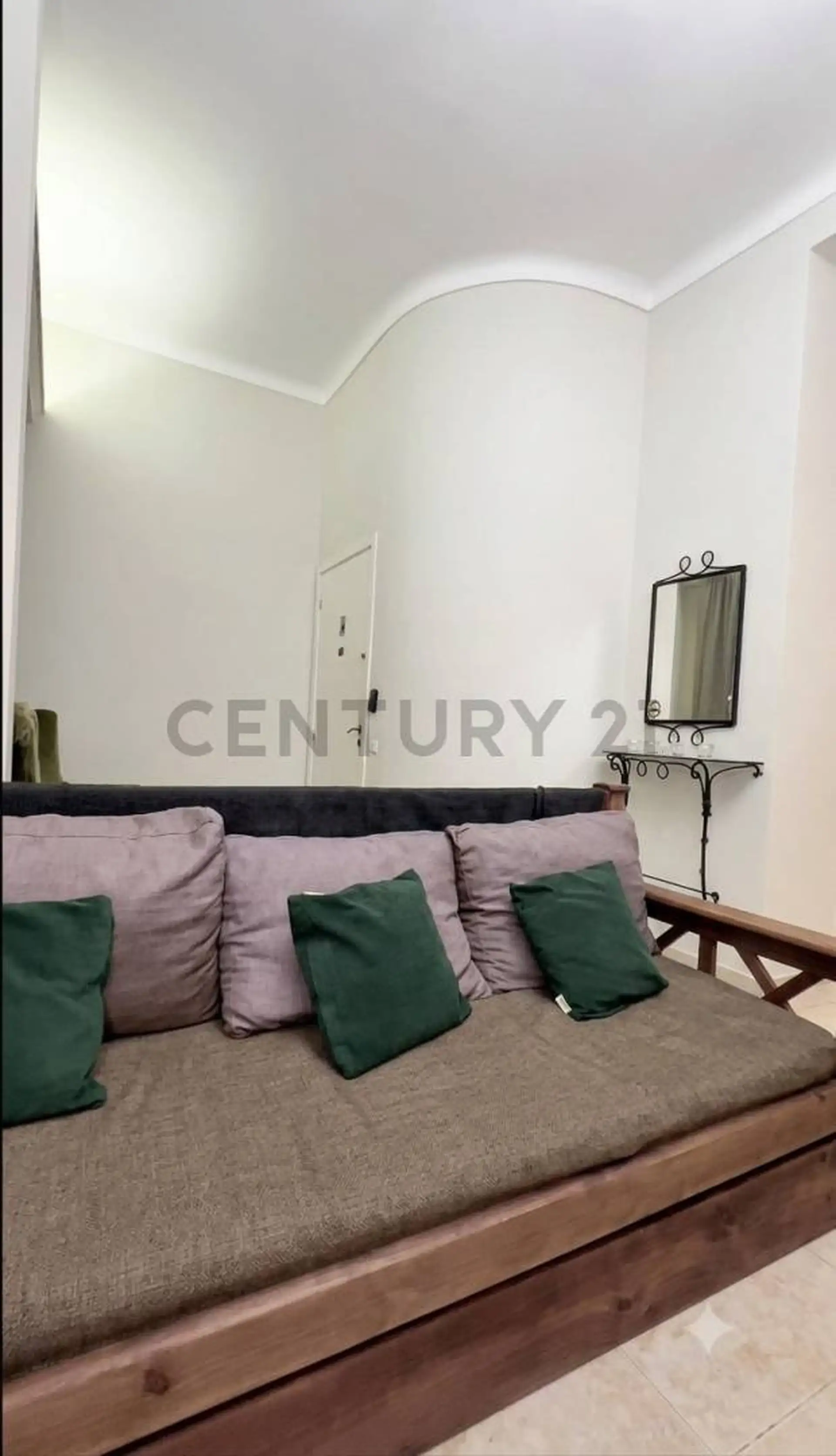 Venta departamento 3 ambientes con dependencia