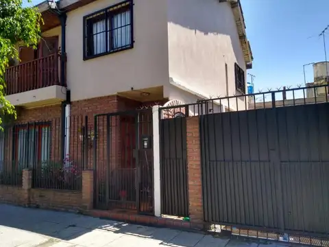  CASA PH 4 AMBIENTES CON ENTRADA INDEPENDIENTE -