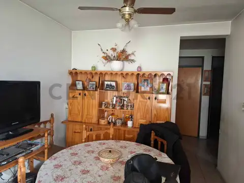 Casa 6 ambientes con 2 baños