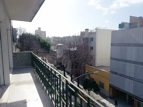 A Donado 2300, Piso 3