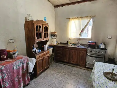 VENTA | Casa de 3 dormitorios sobre amplio terreno! Coronel Pringles, entre Liniers y Boulevard...