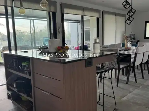 Casa en Venta con 1 cochera