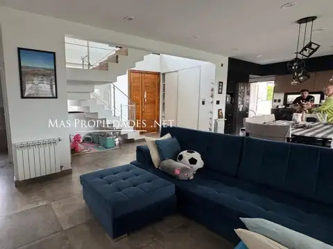 Casa 4 ambientes con 4 baños