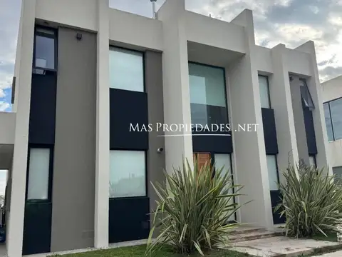 Venta Casa a la laguna en San Lucas 3 dormitorios Canning