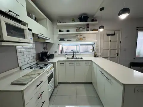 Casa 4 ambientes con 1 baño
