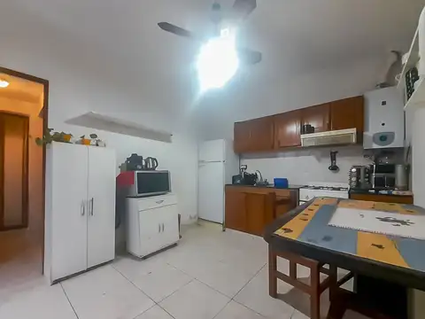 VENTA - Casa pasillo de 2 dormitorios con patio y terraza - Barrio Nuestra Señora de Lourdes, Rosari