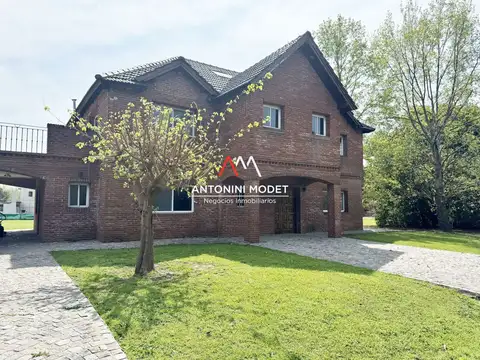 CASA EN VENTA EN LOS ALCANFORES - PILAR 