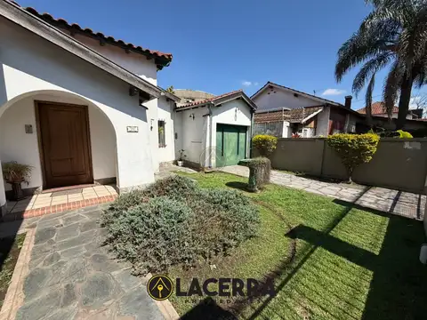 Casa 5 ambientes con cochera y jardin en San Andres/Villa Zagala