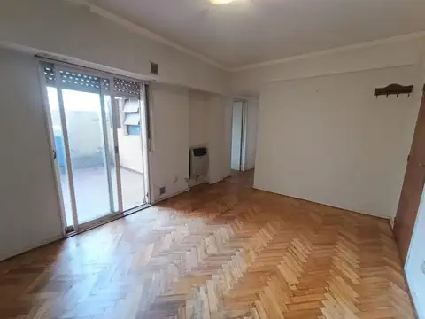 Departamento 2 ambientes con patio
