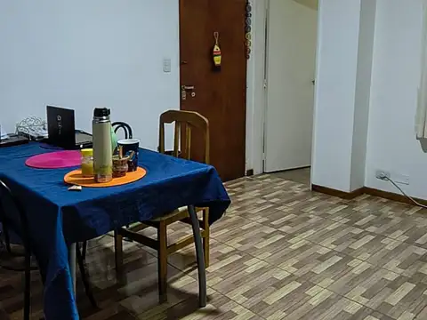 VENTA 2 AMB CONGRESO MUY BUEN ESTADO CON PATIO