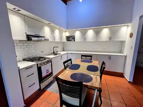 VENTA – Casa de 2 dormitorios con jardín amplio en Pueblo Esther.