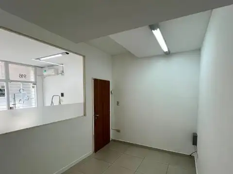 Local en Alquiler en Parque, $ 600.000