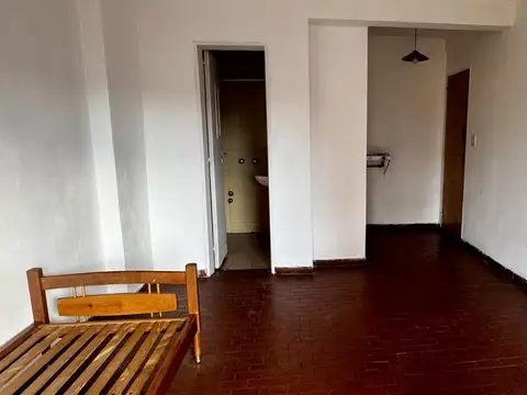 Venta Departamento en Centro ambiente unico externo con balcon zona facultades