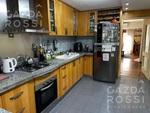 Departamento 4 ambientes con 2 baños