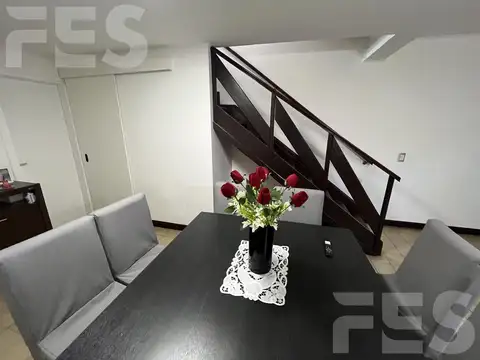 Depto Tipo Casa en Venta con 1 cocheras