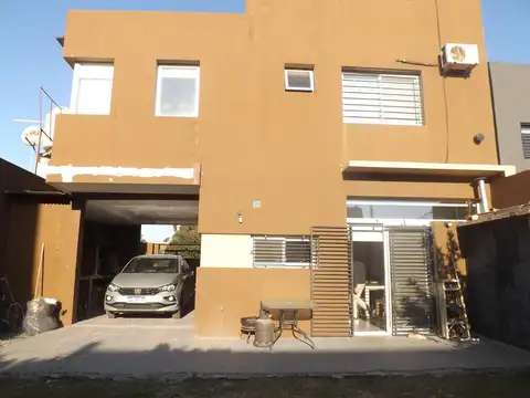 Casa en Venta en Olmos, Lisandro ,ap. [Cod: 665]
