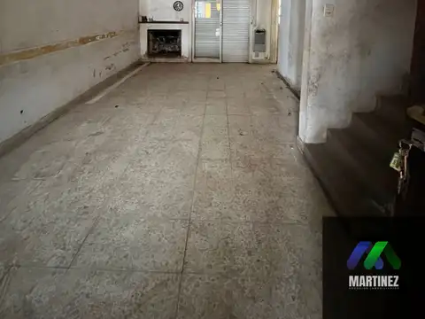 Casa 5 ambientes con 2 baños