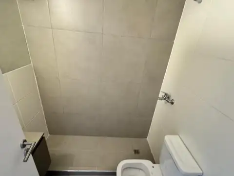 Departamento a estrenar. Piso 10 con balcón