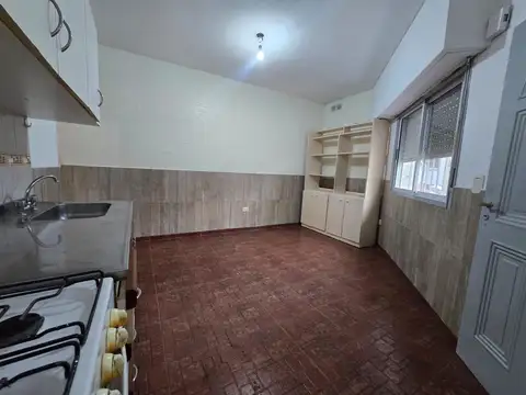 Depto Tipo Casa en Alquiler en Santos Lugares, $ 500.000