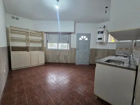Depto Tipo Casa en Alquiler de 1 dormitorio