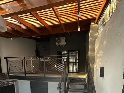Depto Tipo Casa en Venta con 2 cocheras